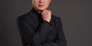 粤信科技总经理汪军涛亮相共享充电宝行业峰会 分享冲电猩“共享+场景”升级新路径