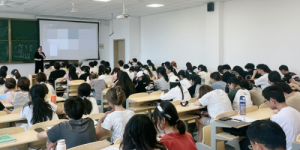 汇之阁国学院:走进高校，聚焦学生生涯规划，点亮学生职业灯塔