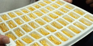 闪铸科技MJP喷蜡3D打印机荣获2024年度全球销量第一，稳居珠宝制造赛道隐形冠军
