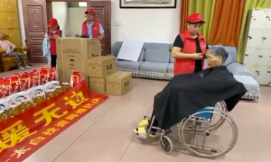 新加坡太白投资有限公司走进广西南宁市良庆区玉龙社区服务中心开展爱心活动​