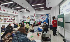 窦征荣获拾遗传承“板笔多彩花鸟龙凤字书法非物质文化遗产创新先锋”称号