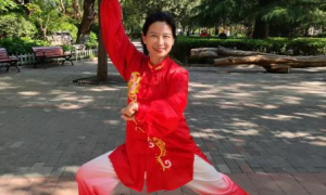 任玲荣获拾遗传承“杨式太极拳非物质文化遗产传承人”称号